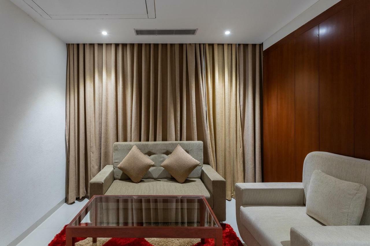 The Chandra Leela Indore Exterior foto